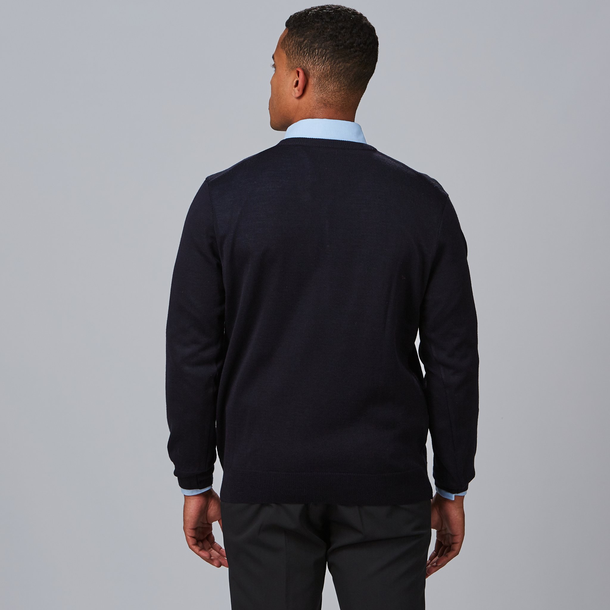 maglioncino-scollo-a-v-uomo-5.jpg