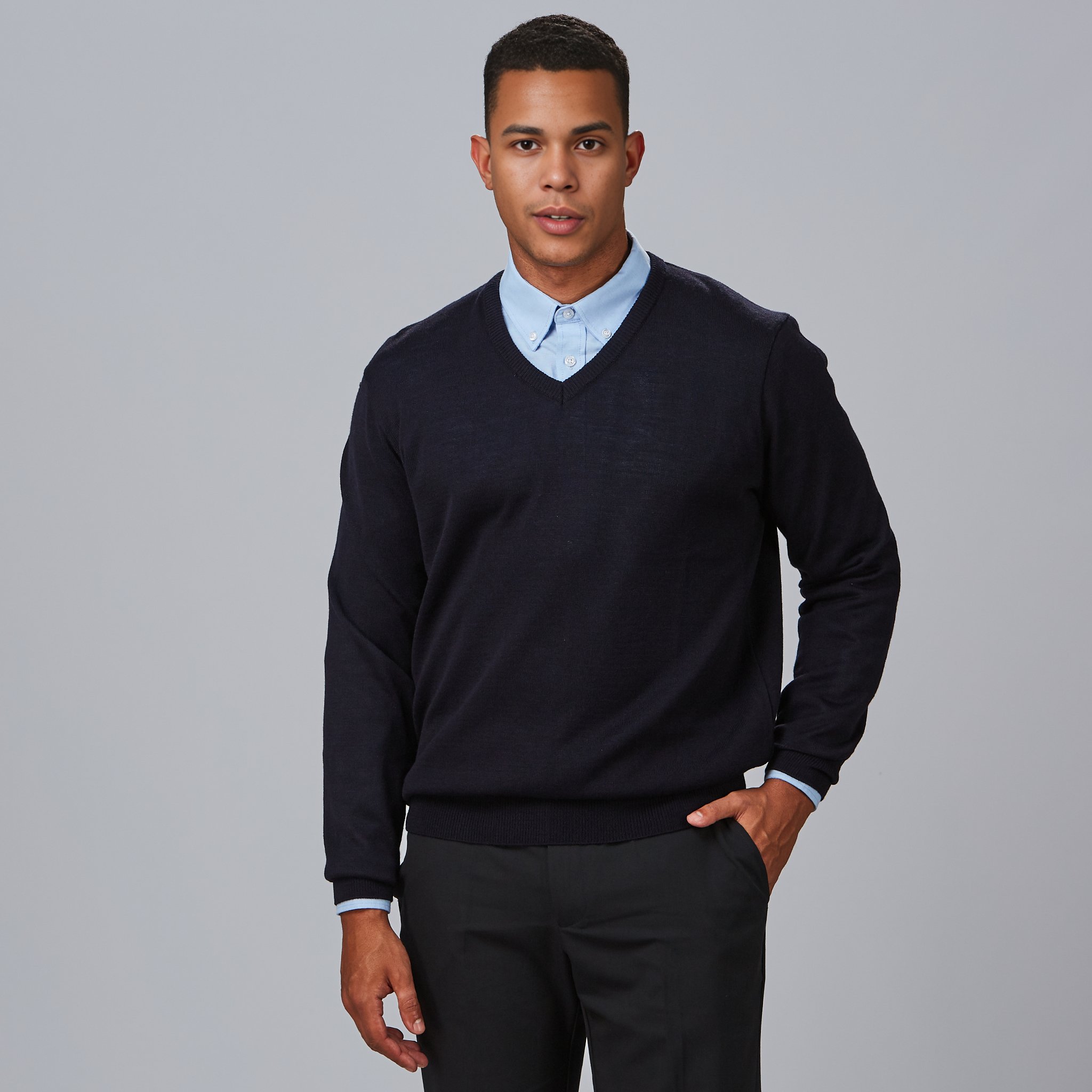 maglioncino-scollo-a-v-uomo-6.jpg