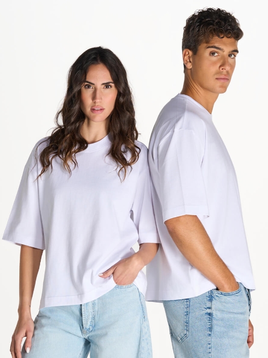 t-shirt-oversize-a-maniche-corte.png