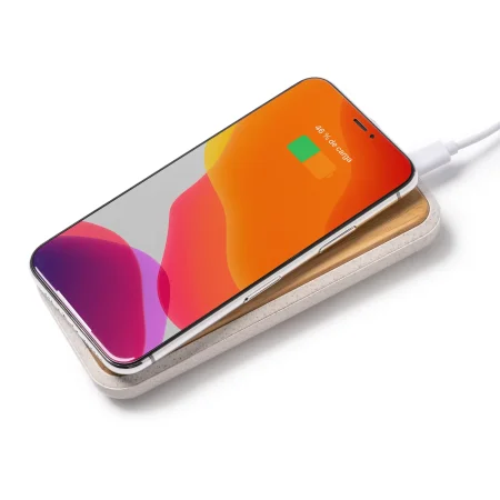4_6058-ambro-power-bank-in-bamboo-e-fibra-di-frumento.webp