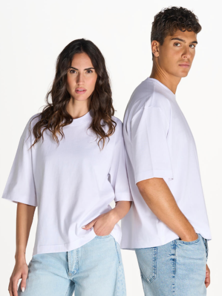 T-SHIRT OVERSIZE A MANICHE CORTE